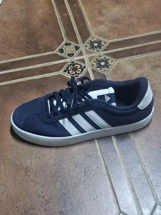 Zapatillas Adidas Azul Marino y Blanco