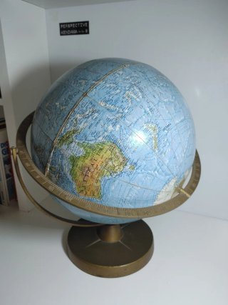 Globo terráqueo vintage años 60