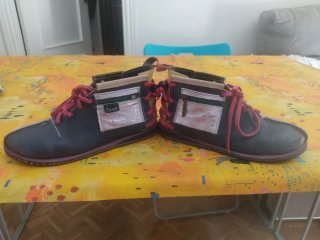 Botín artesanal de piel auténtica marca Pisaverde.