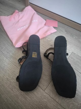 Sandalias Alma en Pena de cuña negras con pedrería