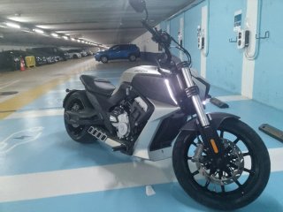 Benda LFC 700 | ¡Impecable, solo 5.000 km!