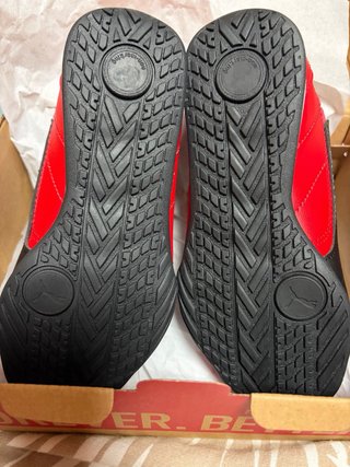 Botines Puma Rojos y Negros talla 28