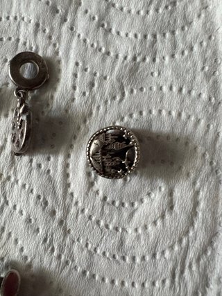 Pulsera Pandora con varios charms