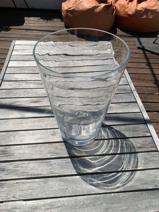 Jarrón grande de cristal transparente