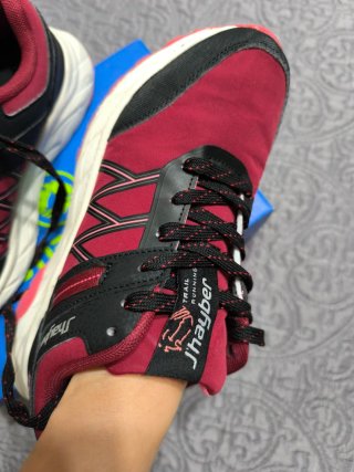 Deportivo Jhayber Impermeables Rojas y Negras