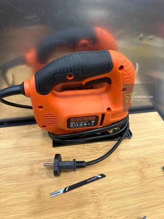 BLACK+DECKER Sierra de calar 400W, 3000 rpm