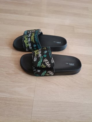 Chanclas Zara niño T30/31 graffiti