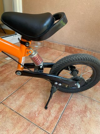 Bicicleta infantil sin pedales naranja