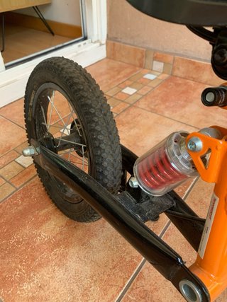 Bicicleta infantil sin pedales naranja