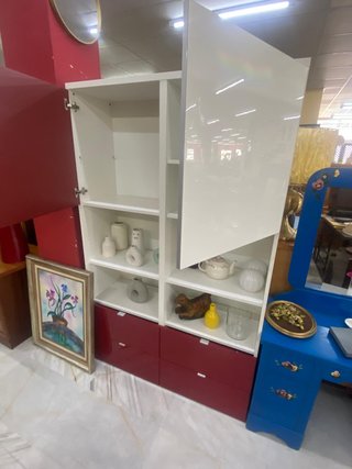 Mueble Estantería Blanco y Rojo