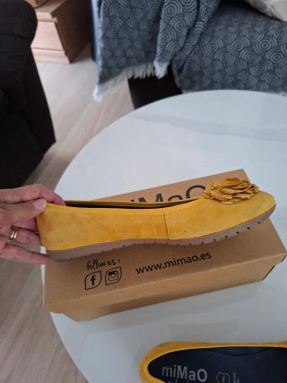 Zapatos planos miMaO amarillos mostaza