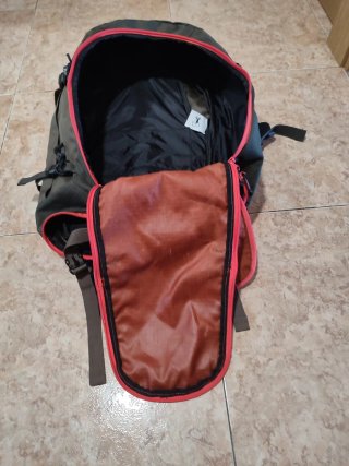 Mochila Forclaz 40L Verde y Naranja