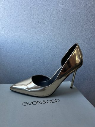 Zapatos de tacón dorados Even&Odd