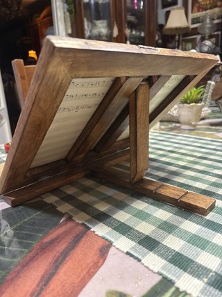 Atril de madera para libros
