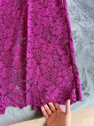 Falda Zara encaje floral fucsia Talla XS