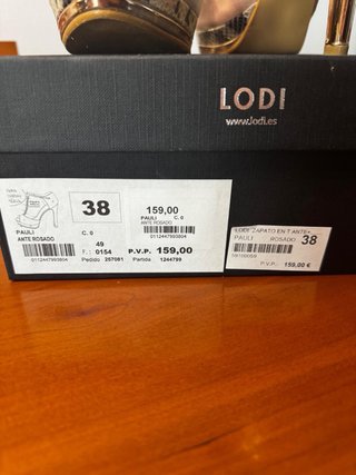 Zapatos LODI, de ante rosado
