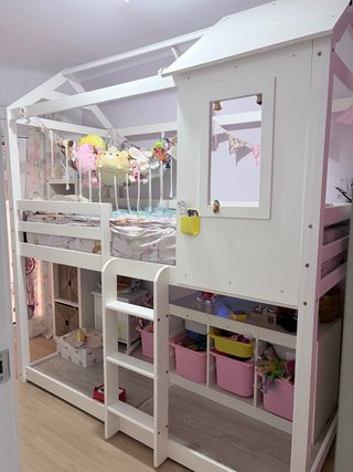 Litera infantil blanca con casa