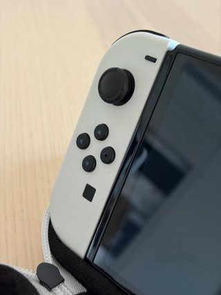 Nintendo Switch OLED Blanca y Negra