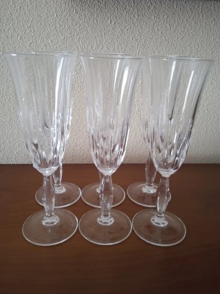 Copas de champán de cristal tallado