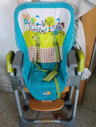 Silla de bebé con estampado infantil