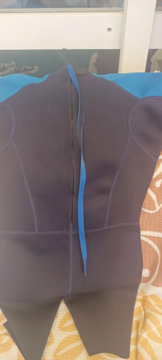 Traje neopreno OLAIAN y zapatillas agua