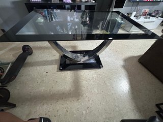 Mesa de diseño cristal y metal