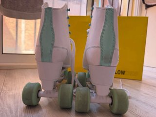 Talla 40 Patines 4 Ruedas SFR Blancos y Menta