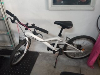 Bicicleta infantil blanca