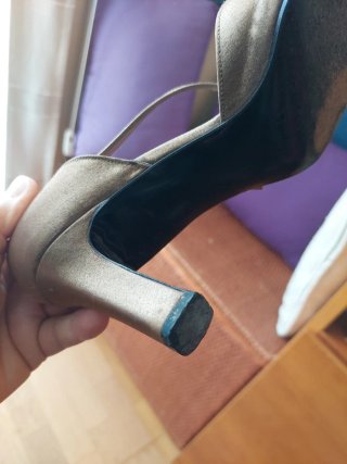 Zapatos Manolita dorados tacón