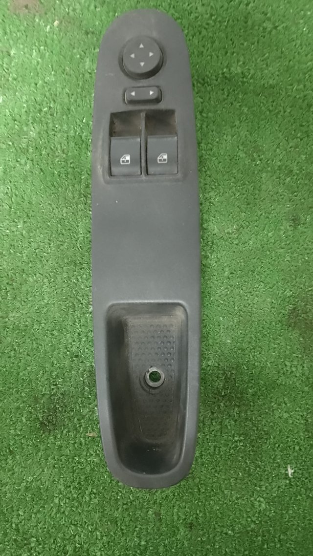 Mando Elevalunas D Izq Fiat Punto III 199
