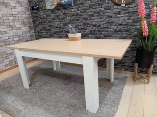 MESA DE COMEDOR EXTENSIBLE / AGLOMERADO DE MADERA