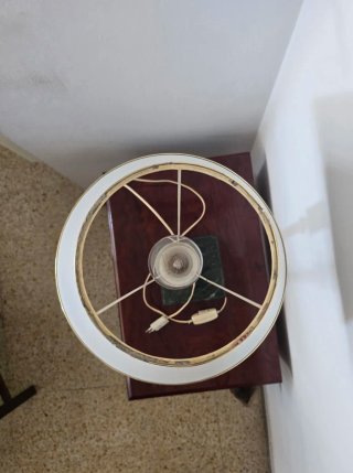 Lámpara vintage de sobremesa en latón y mármol