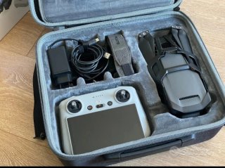 DJI Mavic 3 Classic Drone + Controller