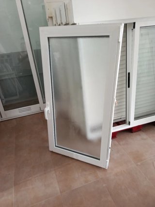 Ventana aluminio baño