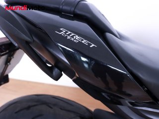 TRIUMPH STREET TRIPLE 660 S A2