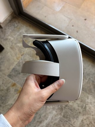 Oculus Quest 2 VR Headset
