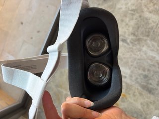Oculus Quest 2 VR Headset