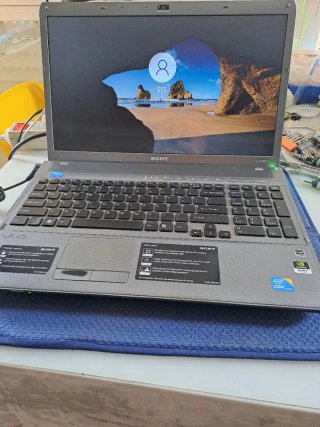 Sony Vaio VPCF1 ( PCG-81115L ) intel i7  17"