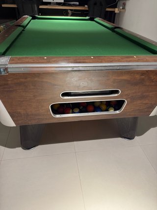 Mesa de billar con palos y bolas Uso domestico