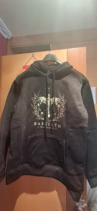 Sudaderas beige y negra de Basgiath.