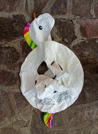 Gonfiabile unicorno arcobaleno