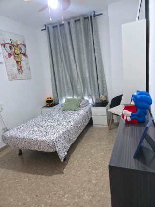 Habitacion para chica sola