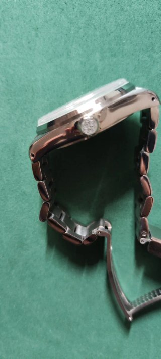 Traska Venturer GMT