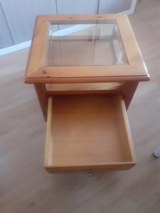 Mesa auxiliar roble macizo con cristal