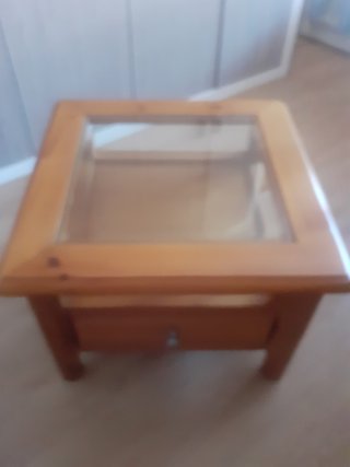 Mesa auxiliar roble macizo con cristal