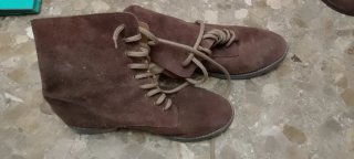 Botines de ante marrones