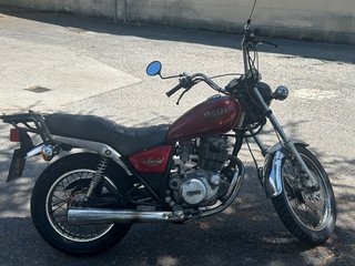 Yamaha SR 250 Special Roja