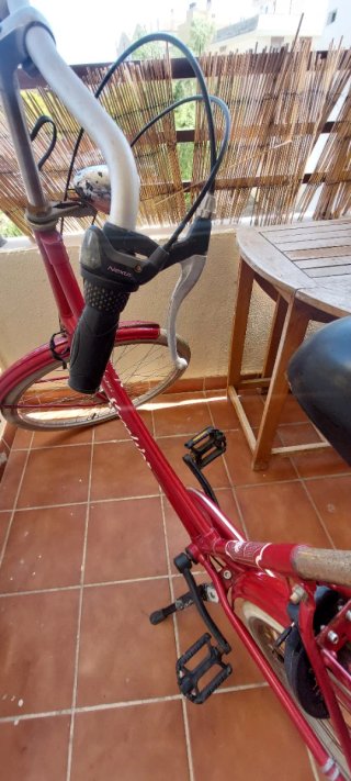 Bicicleta Nexus 3 velocidades Roja