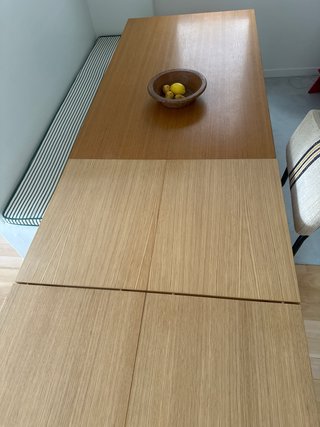 Mesa de comedor de madera