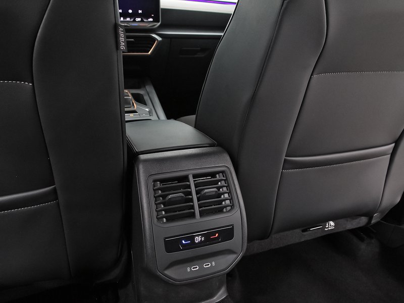 Cupra León 2025, foto 32